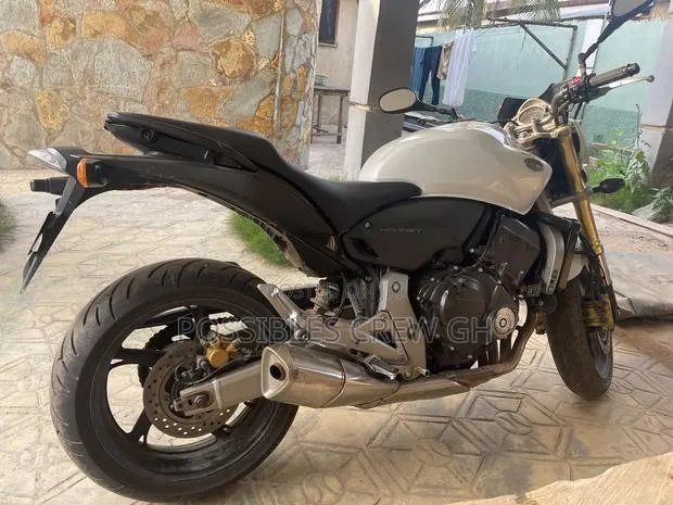 Honda CB 2009 White · Photo 1