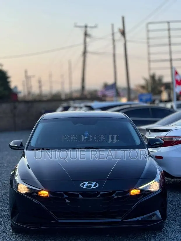 Hyundai Elantra SE 2023 Black · Photo 1