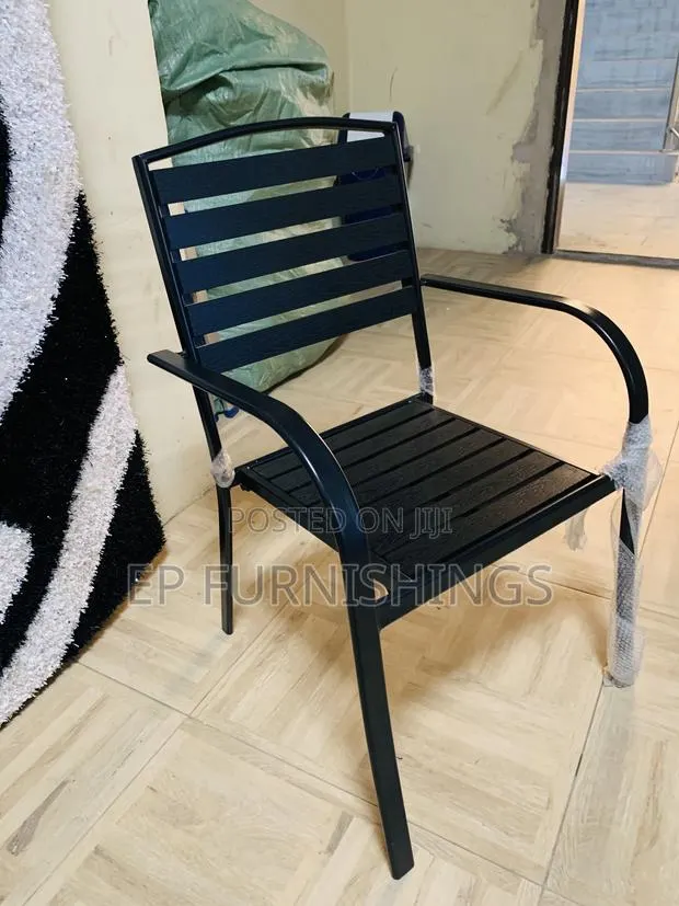 Outdoor Chair · Photo 1