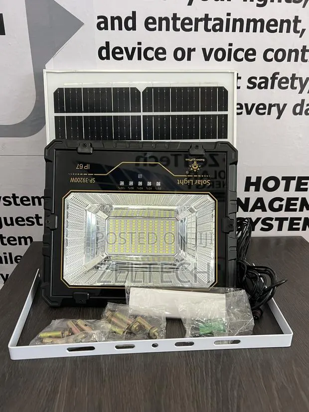 Solar Flood Light · Photo 1