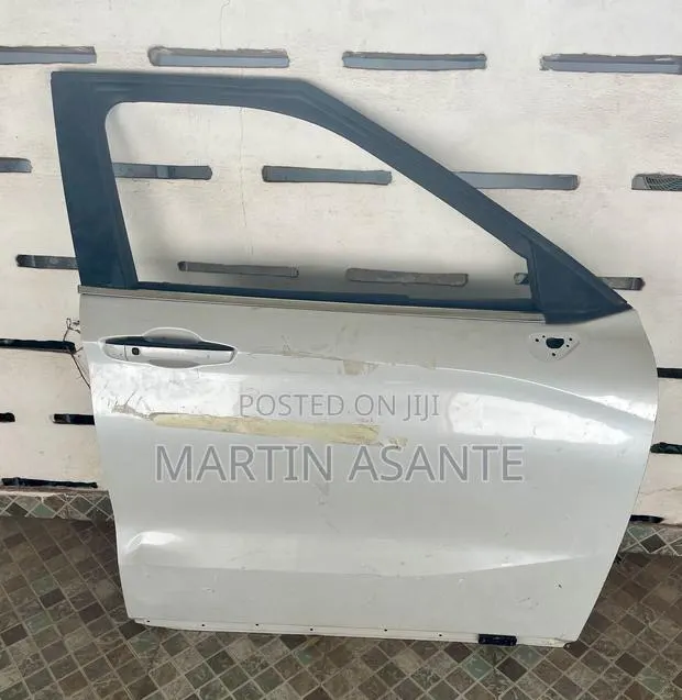 Mitsubishi Outlander 2022-2025 Front Passenger Door · Photo 1
