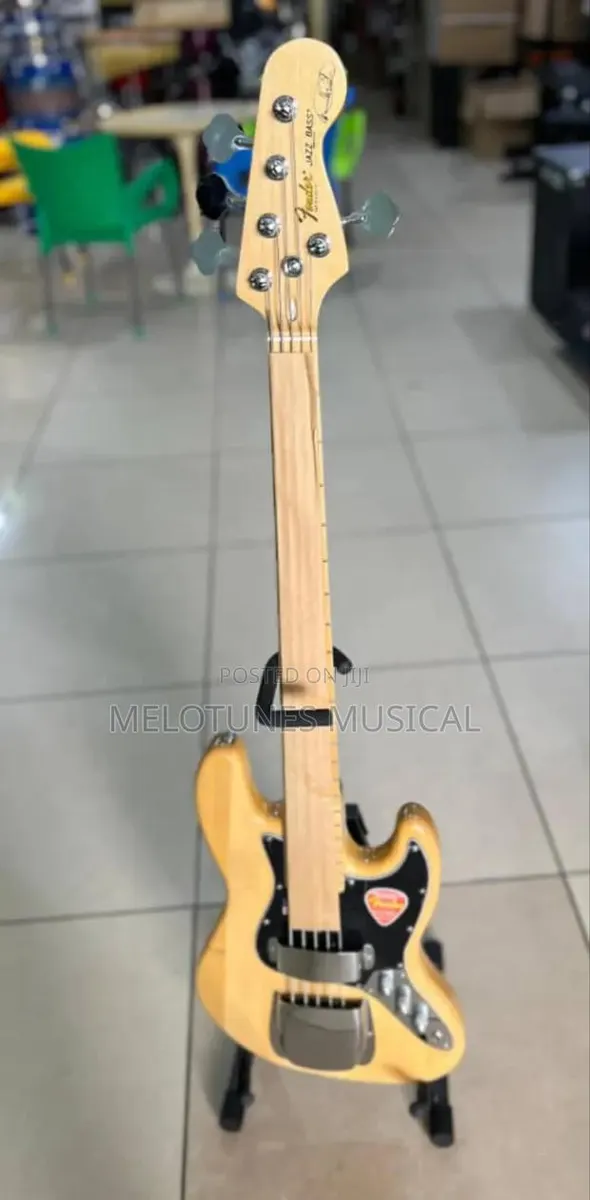 Fender Passive Jazz Bass Signature Series Guitar · Photo 1