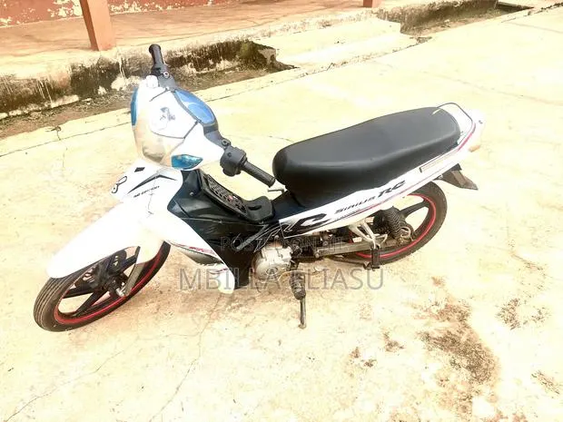 Yamaha 2020 White · Photo 1