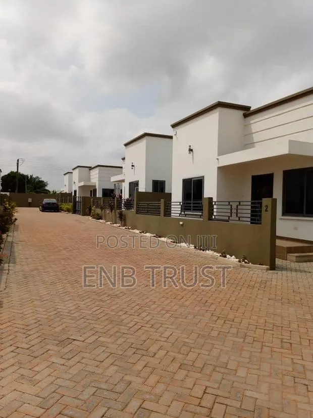3bdrm House in Adenta, Sakora for sale · Photo 1