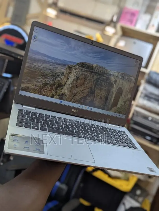 Laptop Dell Inspiron 14 5458 8GB Intel Core i3 SSD 256GB · Photo 1