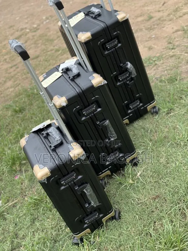 Ultra-Zipless Capacity Side Opening Suitcase Three in One · Photo 1