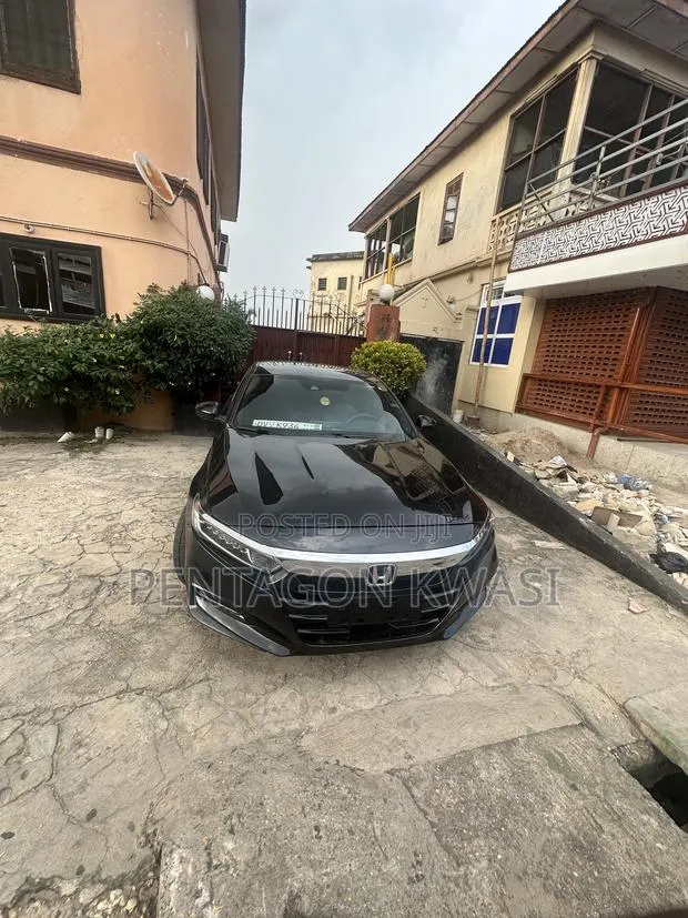Honda Accord Sport 2.0T 2018 Black · Photo 1