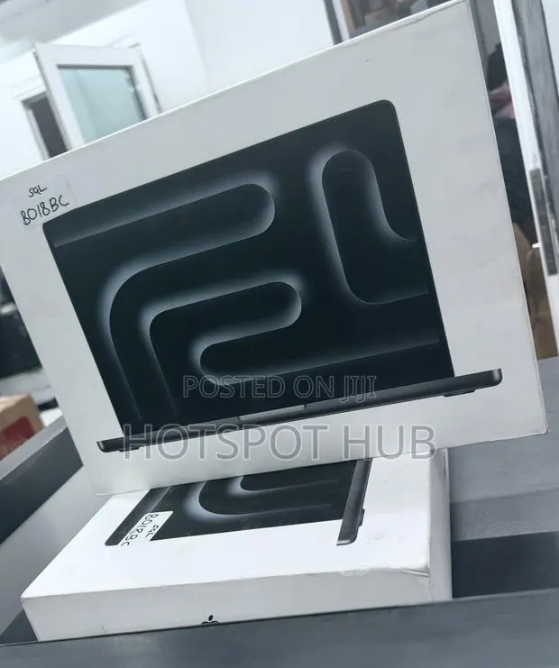 New Laptop Apple MacBook Pro 16GB Apple M5 SSD 512GB · Photo 1