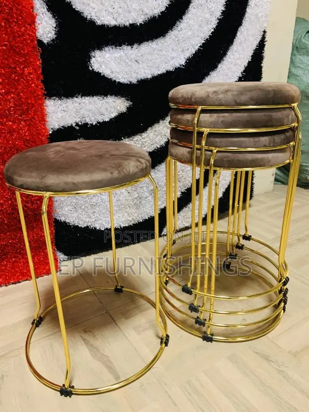 Round Stool · Photo 1