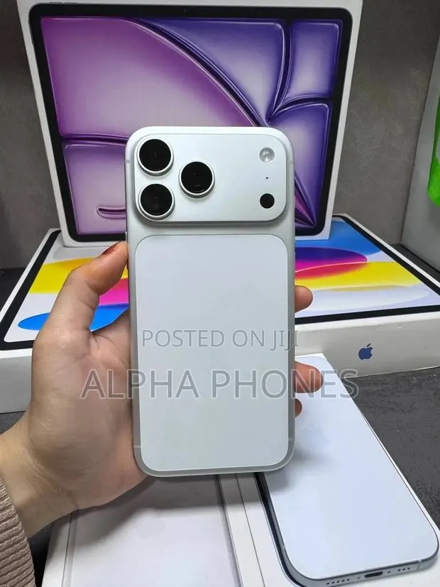 Apple iPhone 17 Pro Max 512 GB Silver · Photo 1