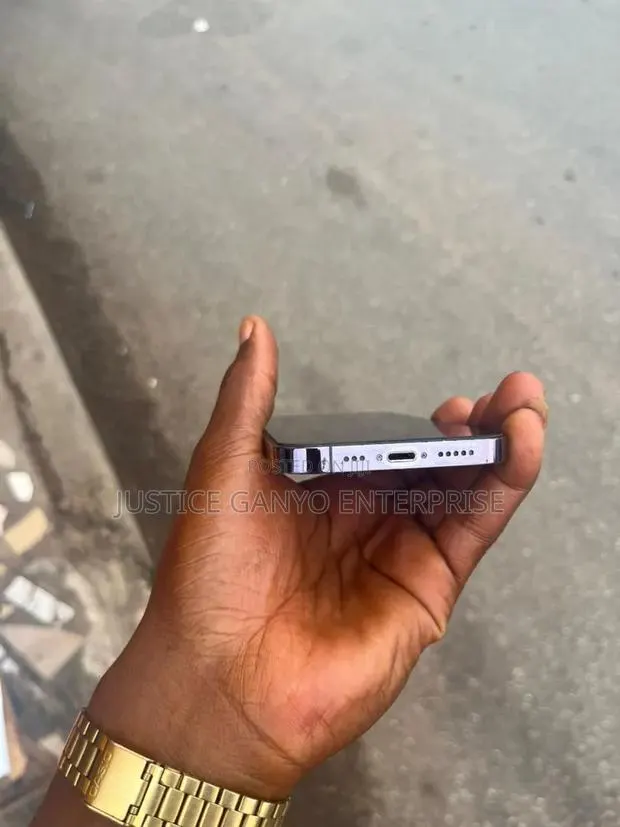 Apple iPhone 14 Pro 1 TB Purple · Photo 1