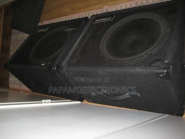 Powerdynamics Pdy215sm Is a 15" 2-Way Active Pa Monitor Speaker · Photo 1