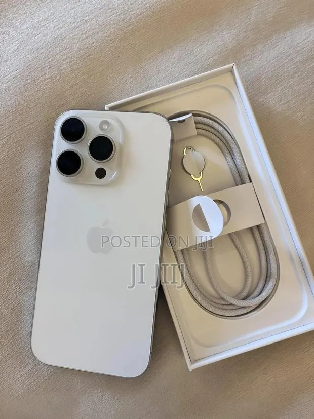 New Apple iPhone 16 Pro Max 512 GB White · Photo 1