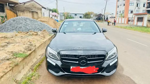 Mercedes-Benz C300 2016 Black · Photo 1