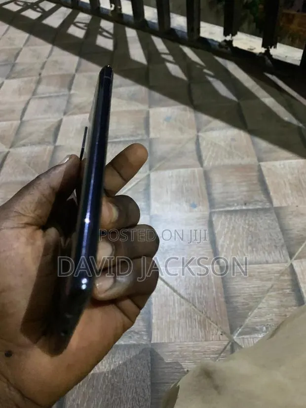Samsung Galaxy A71 5G 128 GB Black · Photo 1