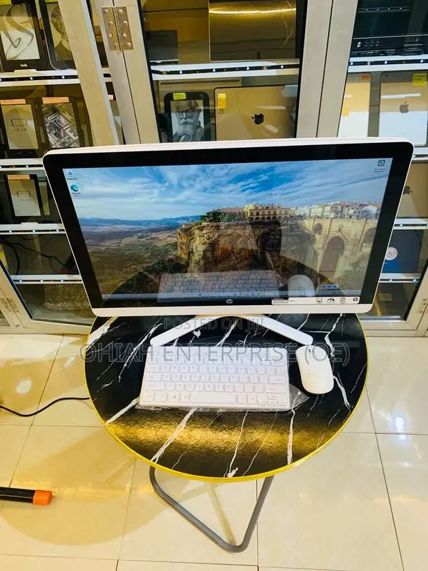 HP 24-G020 All in One Touchscreen Monitor for Sale · Photo 2