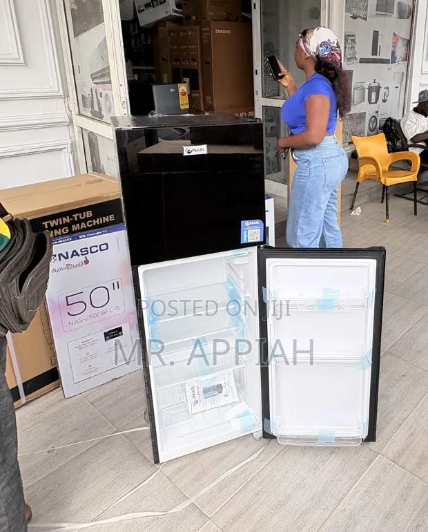Durable Nasco Top Mount Freezer Fridge(Pf 216tbg)Mirror,Black · Photo 1