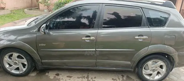 Pontiac Vibe Automatic 2003 Gray · Photo 1