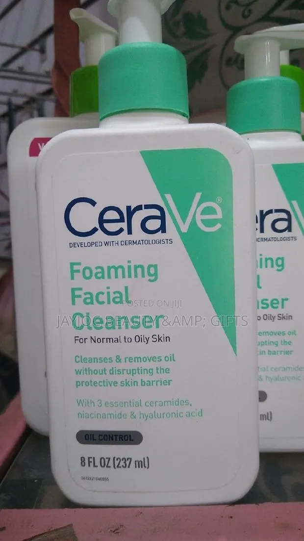 CeraVe Foaming Facial Cleanser · Photo 1