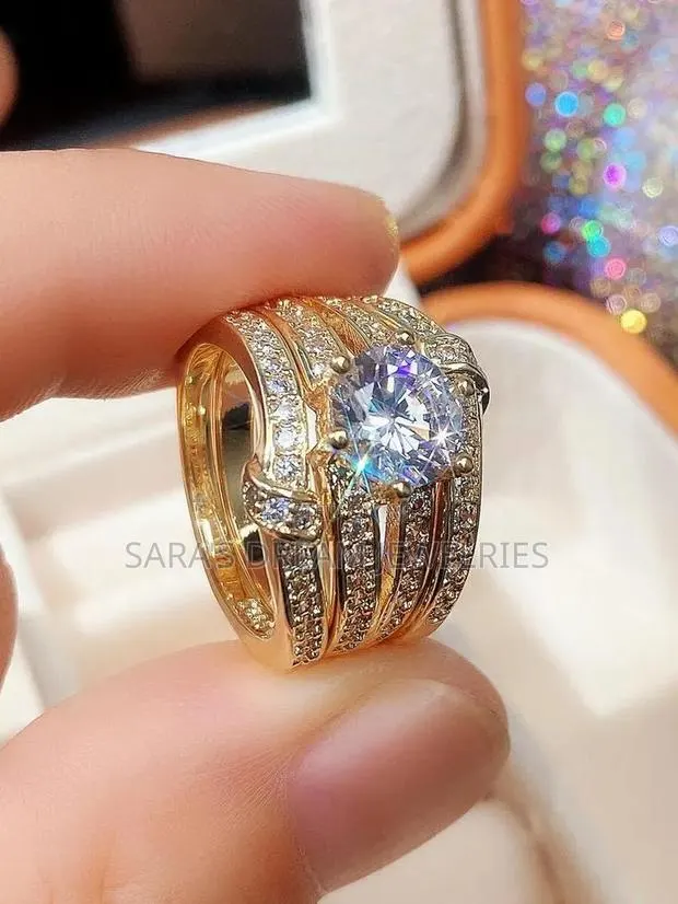 Solid Gold Wedding Ring · Photo 1