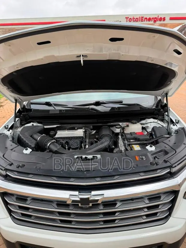 Chevrolet Traverse AWD 4dr High Country w/2LZ 2025 White · Photo 1