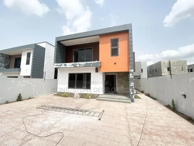4bdrm House in Lakeside, Ashaley Botwe for Sale · Photo 1