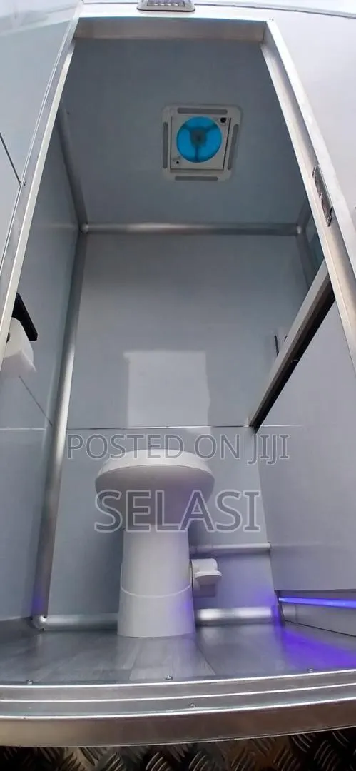 Premium Mobile Washrooms · Photo 1