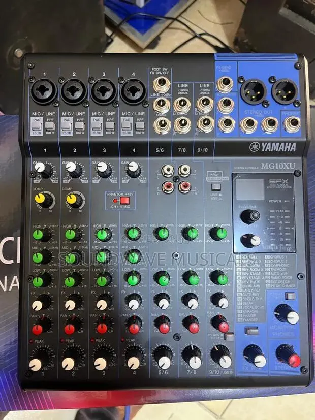 MG10XU Mixer Console · Photo 1