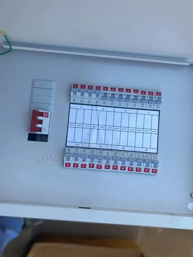 8way 3phase Havels Original Distribution Main Switch · Photo 1