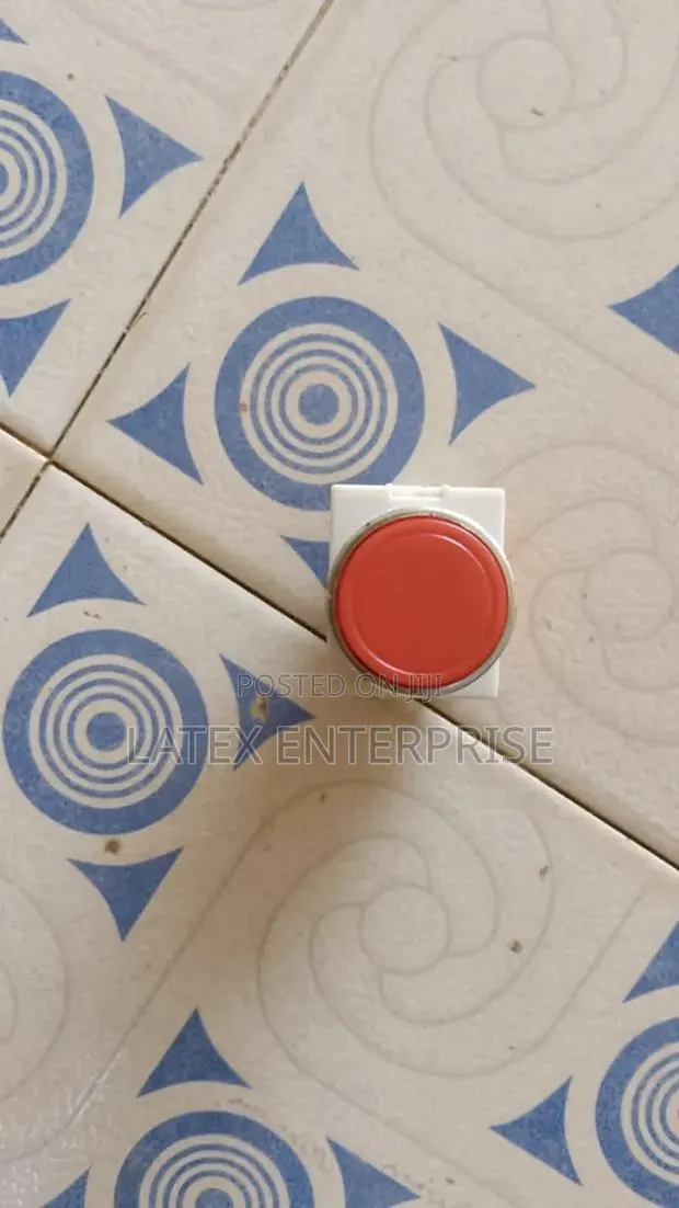 Push Button Red · Photo 1