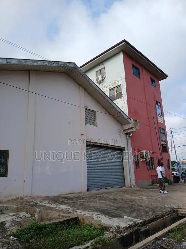 3storey Complex Building +400square Meter Warehouse for Sale · Photo 1