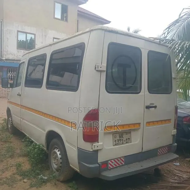 Mercedes-Benz Sprinter 2004 White · Photo 1