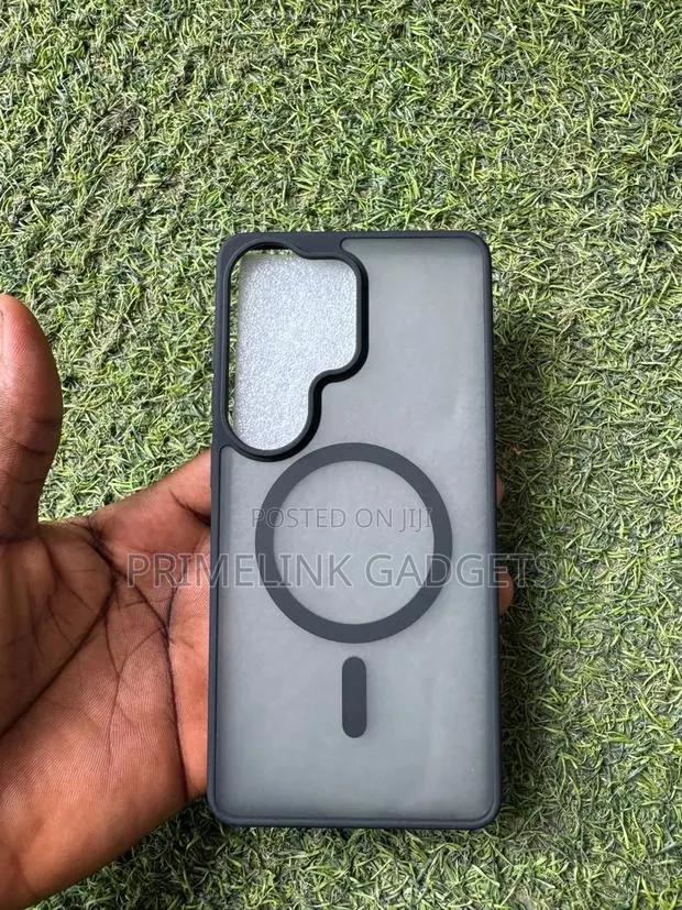 Slim Translucent Shockproof Case for S26 Ultra · Photo 1