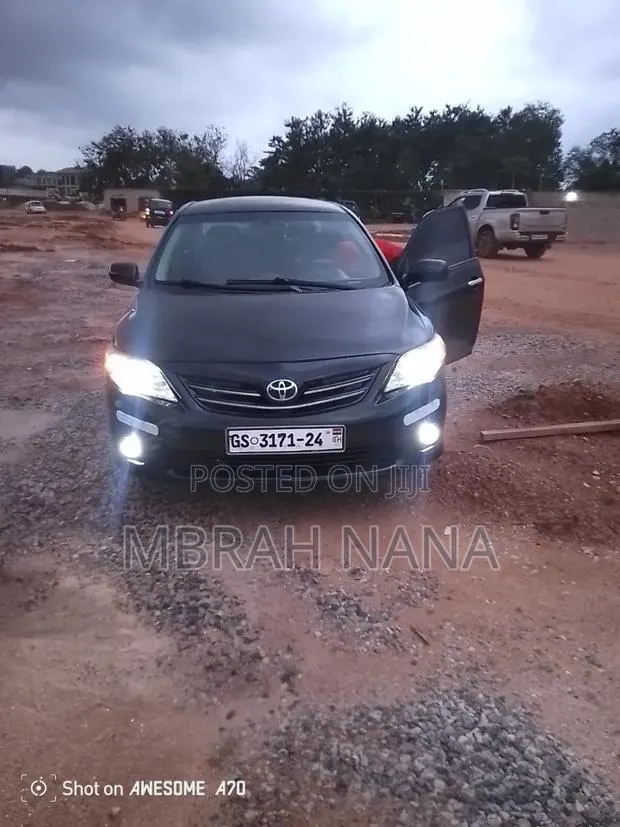 Toyota Corolla 2016 Black · Photo 1