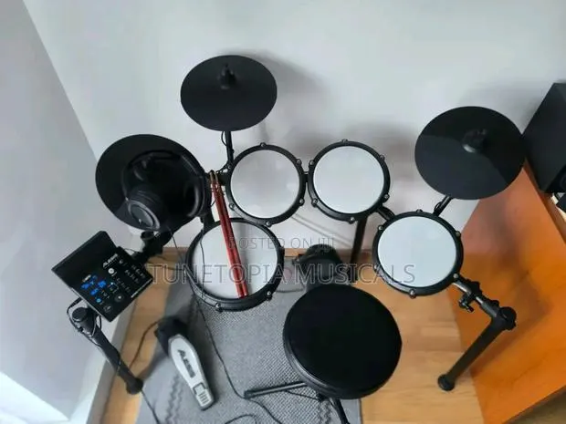 Alesis Nitro Max Electronic Drum Set. · Photo 1