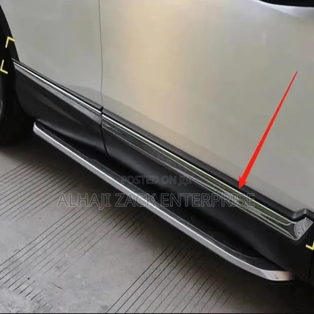 Honda CRv 2017-2020 Side Door Silver Chrome · Photo 1
