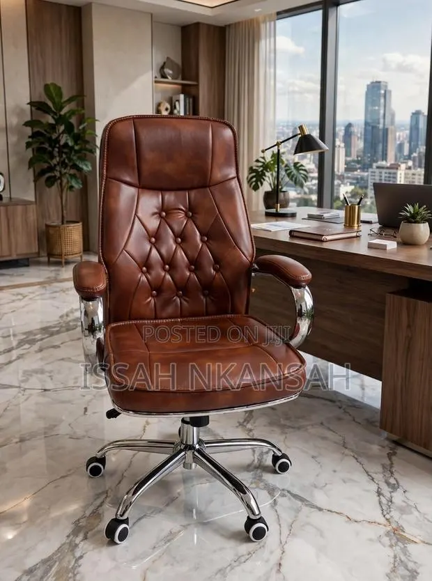 Brown Luxury Office Chair · Photo 1