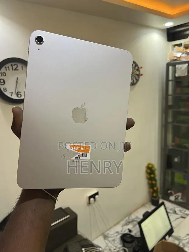 Apple iPad (2022) 64 GB Gray · Photo 1