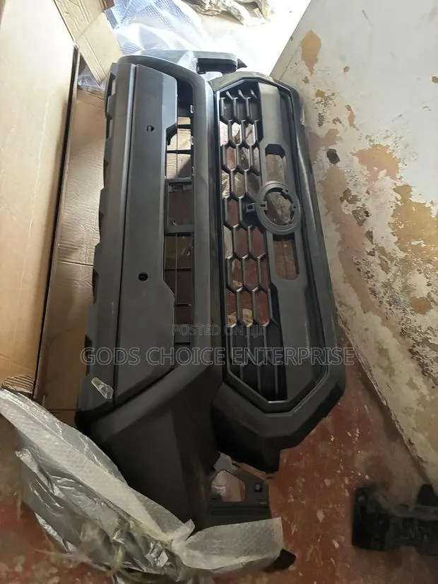 Complete Front Bumper Tacoma 2023-2024-2025 · Photo 1
