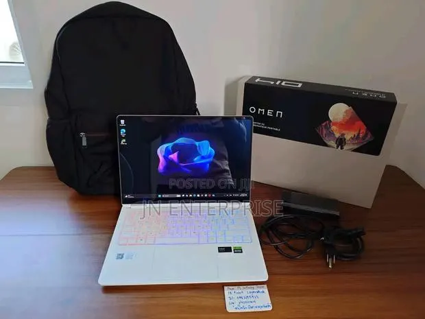 New Laptop HP Omen Transcend 14-fb0023dx 32GB Intel Core Ultra 9 SSD 1T · Photo 1