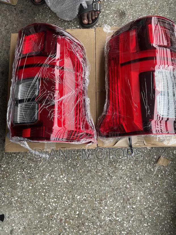 Mitsubishi L200 2023-2026 Taillight Available · Photo 1