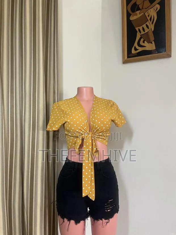 Yellow Polka Dotted Pretty Little Thing Crop Top Thrift · Photo 1
