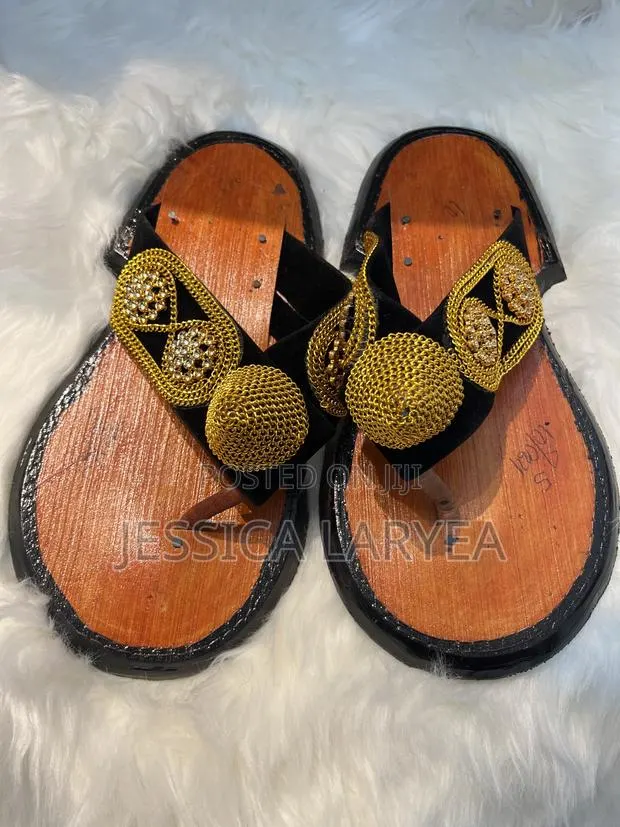 Brown Ahenema / Chaw Chaw · Photo 1