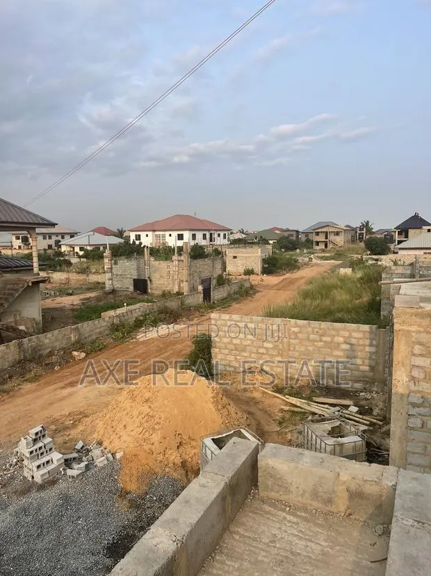 Massive Discounts on Lands · Photo 1