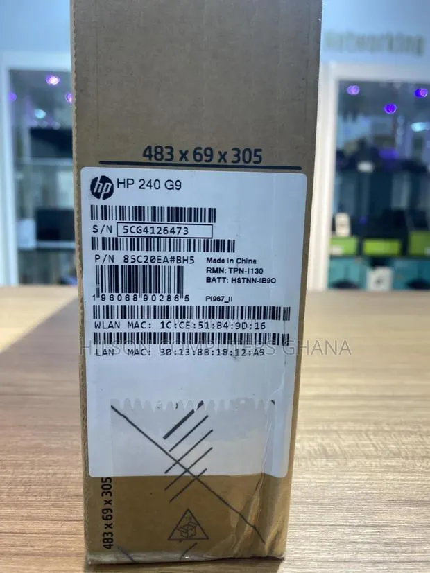 New Laptop HP 240 G9 8GB Intel Core i3 SSD 512GB · Photo 1