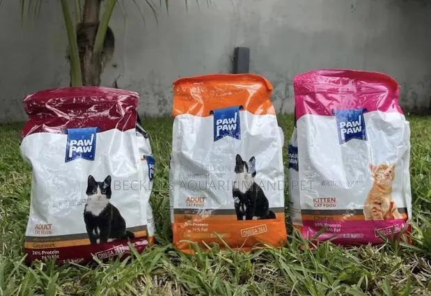 Kitten and Adult Cat Food · Photo 1