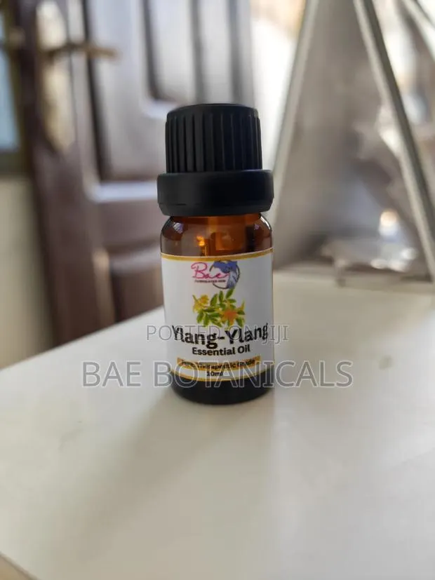 Ylang Ylang Essential Oil · Photo 1