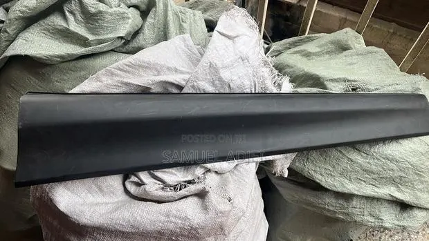 Mazda CX5 2014 to 2016 Door Moulding. · Photo 1