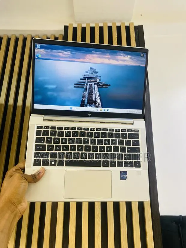 Laptop HP EliteBook 830 G9 16GB Intel Core i5 SSD 256GB · Photo 1