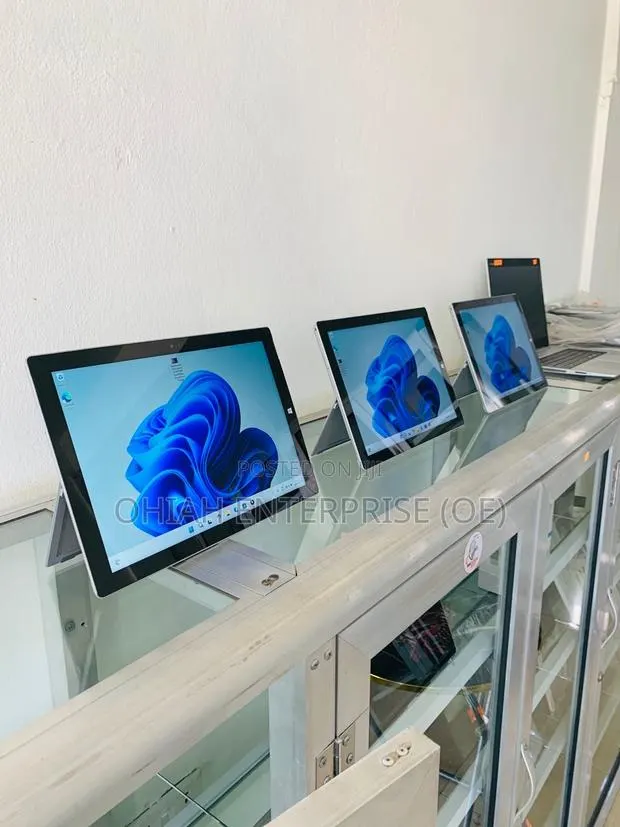 Microsoft Surface Pro 3 i5 128 GB Silver · Photo 1